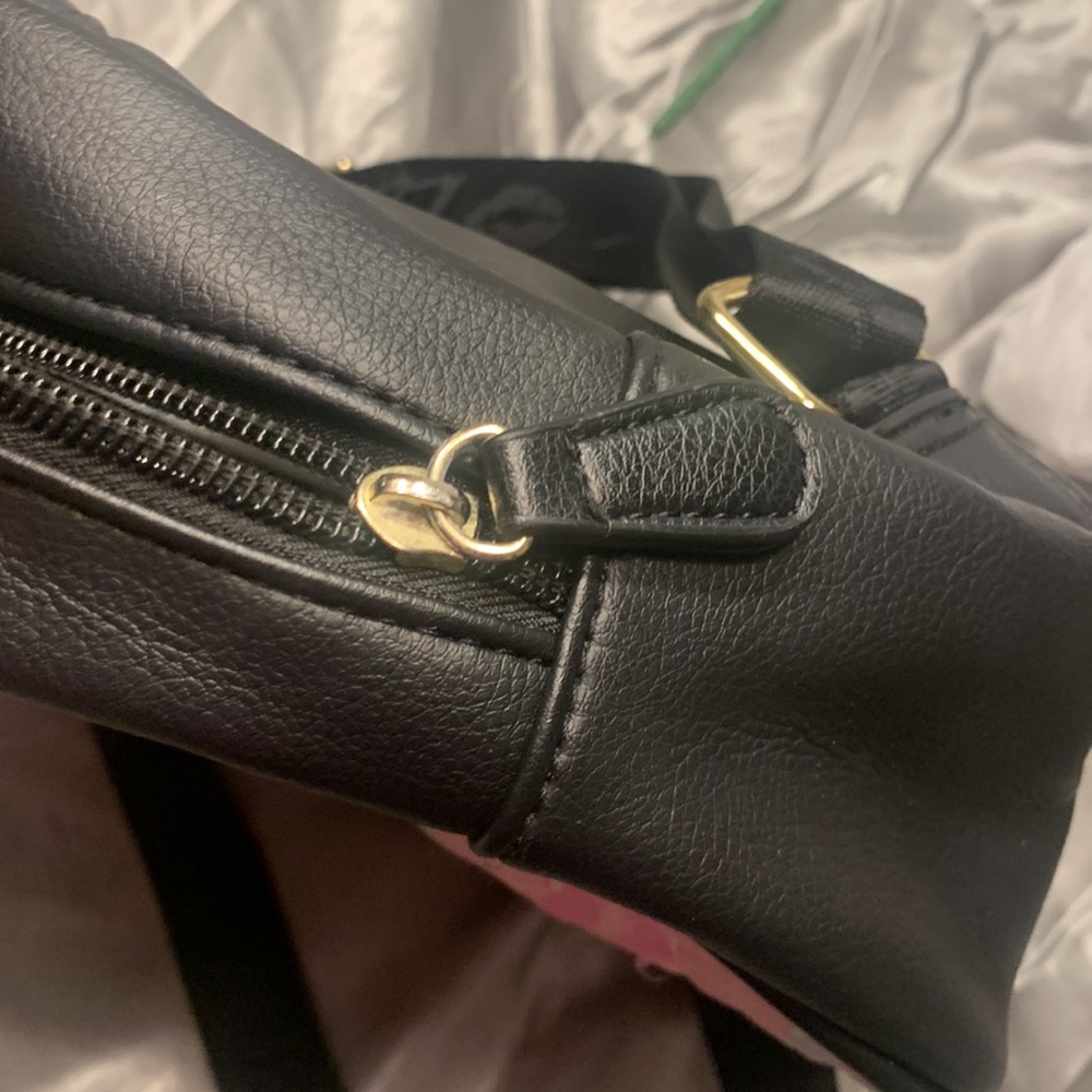 🌹 “Luv BETSEY” by BETSEY JOHNSON • Cute Black Mini Book Bag Lips Purse - Picture 13 of 13